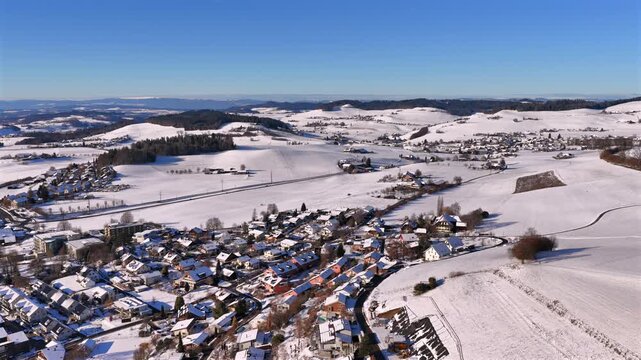 Grossh&ouml;chstetten bei Schnee, Emmental, Kanton Bern, Schweiz, Luftaufnahme im Januar 2026