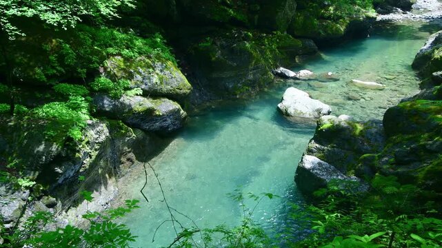 栃木県那須塩原市　塩原温泉に流れる箒川