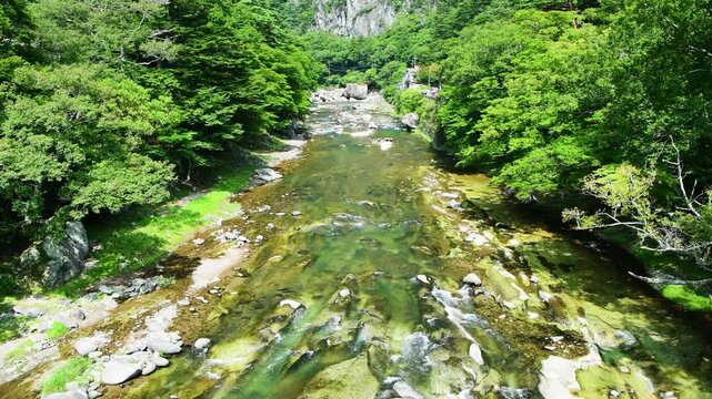 栃木県那須塩原市　塩原温泉に流れる箒川