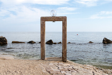 Stone frame facing the sea