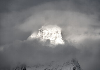 Top The Matterhorn Catches Bright