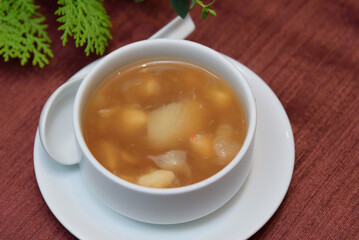 Shark fin soup in red sauce