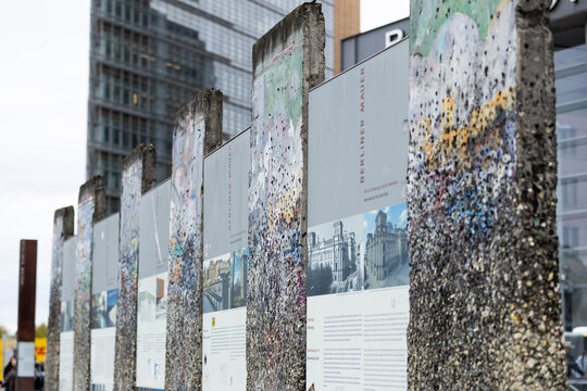 Berlin, Deutschland: Teile der Berliner Mauer am Potsdamer Platz
