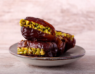 Date with pistachio filling