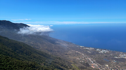 Obraz premium El Golfo Valley with coastal villages, Valley of El Golfo, Island El Hierro, Canary Islands, Spain, Europe.