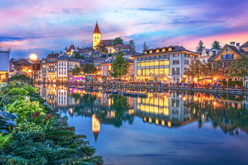 Obraz premium Thun, Switzerland Cityscape at Dusk 4003