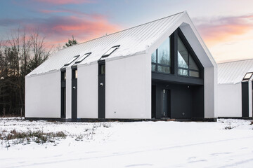 Nowoczesne osiedle. Nowoczesne domu jednorodzinne. Osiedle mieszkaniowe. Projekt Domu Typu Stodoła. © Leszek Szelest