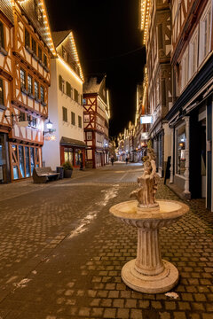 Herborn, historische Fachwerkstadt im Lahn-Dill-Kreis, Innenstadt am Abend
