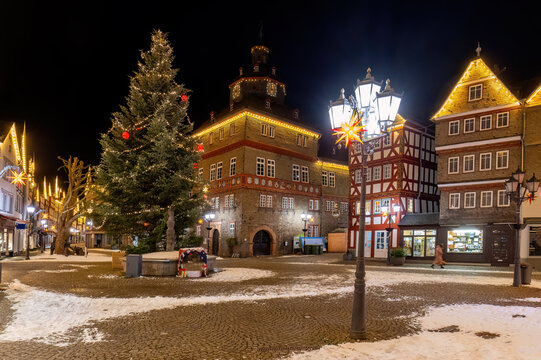 Herborn, historische Fachwerkstadt im Lahn-Dill-Kreis, Innenstadt am Abend