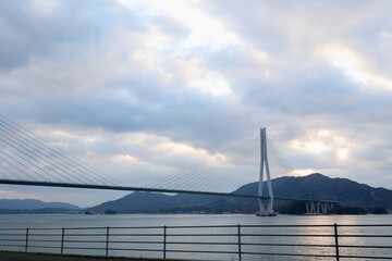 生口島から大三島方面を望む多々羅大橋 。しまなみ海道の風景。 © umaruchan4678