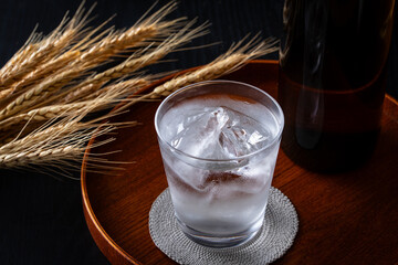 日本のお酒、麦焼酎のロック