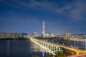 Fototapeta premium panoramic, tourist attractions in the city park of seoul City, Asia business concept image, panoramic modern cityscape building in korea. The most beautiful Viewpoint seoul city,south korea.