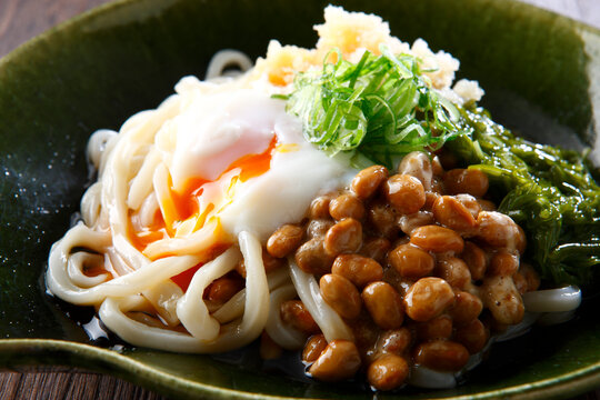 ネバネバぶっかけうどん