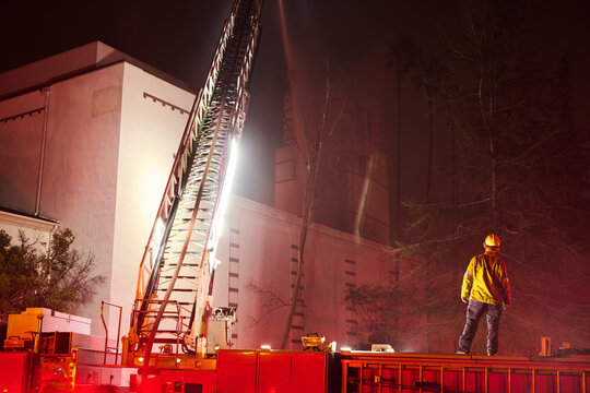 Firefighters Battle Blaze in Wildfire Raging Through Alta Dena