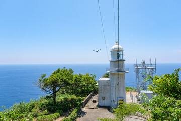 甑島列島最南端にある釣掛埼灯台