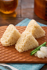 玄米の三角おにぎり