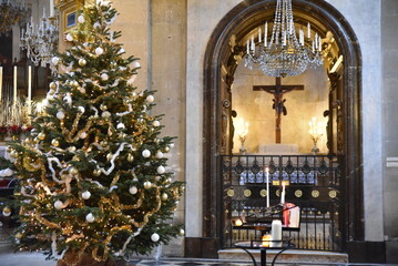 Sapin&nbsp;de&nbsp;No&euml;l&nbsp;&agrave;&nbsp;l'&eacute;glise