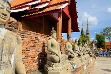 buddha statue in thailand © teetawattch