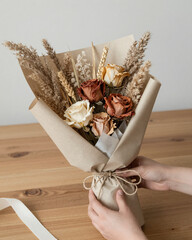 Sustainable Dried Flower Bouquet in Reusable Wrapping - Eco-Friendly Long-Lasting Gift