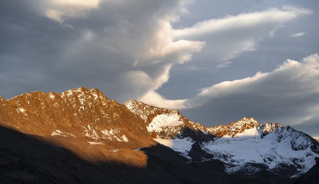 Evening mood, mountains in &Ouml;tztal, Tyrol, Austria