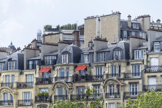 Parisian architecture, luxury flats along the Seine, Paris, &Icirc;le-de-France, France