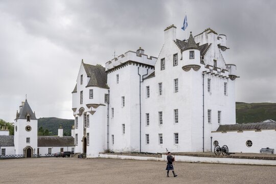 Piper, Bagpiper, Blair Castle, Blair Atholl, Perth and Kinross, Scotland, Great Britain