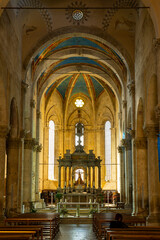 Fototapeta premium Duomo di Massa Marittima interior with altar and vaulted ceiling