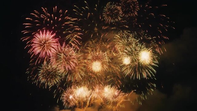 Beautiful Golden and Red Fireworks in the Night Sky　夜空に輝く黄金と赤の打ち上げ花火