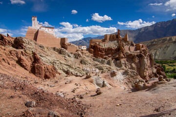 Fototapeta premium Basgo or Bazgoo, a village situated on the bank of the Indus river in Leh district, Ladakh, India. Ancient cultural and political centre, Basgo Monastery and historical ruins with Himalayan mountains.