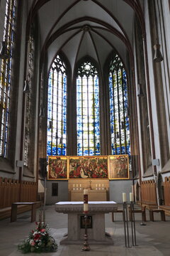 Blick in die Propsteikirche St. Johann Baptist im Zentrum der Stadt Dortmund im Ruhrgebiet	