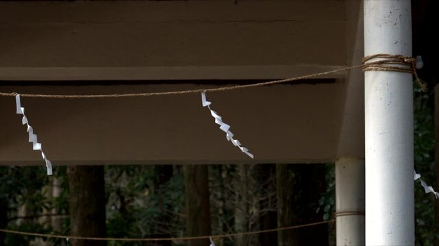 神聖な神社の紙垂