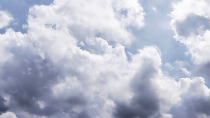 Obraz premium Background View of white clouds on a clear blue sky
