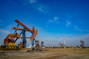 The oil pump, Oil and gas industry.