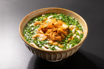 豚ニラキムチ　うどん
