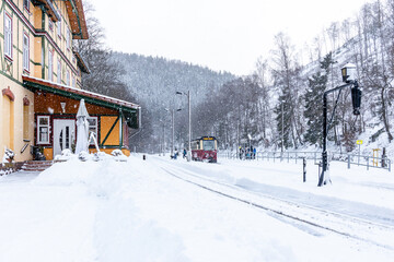 Selketalbahn in Winterlandschaft im Harz
