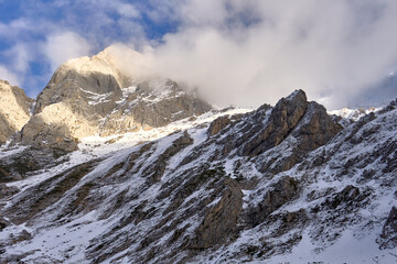 Obraz premium GRAN SASSO: escursione invernale nella Val Maone