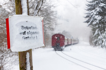 Selketalbahn in Winterlandschaft im Harz