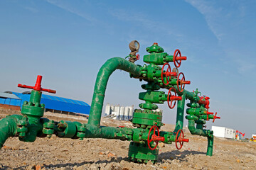 The oil drill pipes and valves