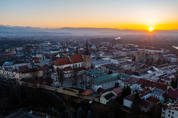 Nowy Sącz zachód słońca z powietrza © Maciej G. Szling
