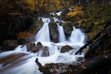 Fototapeta premium waterfall in autumn in slovenian Gorge Hell
