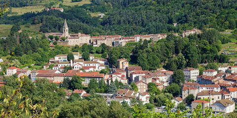 La petite ville de Lamastre dans l'Ard&egrave;che du nord