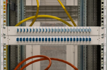 Netzwerk LWL Patchpanel Verbindung zu einem Netzwerk in einem Rechenzentrum