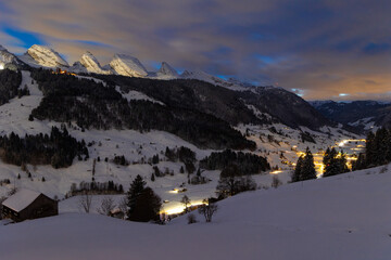 Churfirsten im Toggenburg am Abend, Schweiz