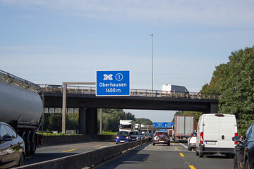Autobahntafel auf BAB 2, Autobahnkreuz Oberhausen in Richtung Oberhausen