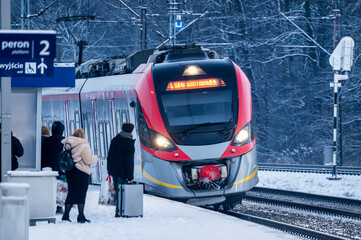 The railway in action. Passenger train.  © Tomasz Warszewski