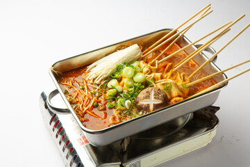 Korean Spicy Fish Cake Skewers in Hot Broth 매콤 국물 어묵꼬치 전골