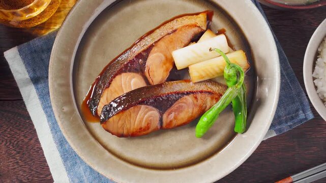 鰤（ブリ）の照り焼きの和定食