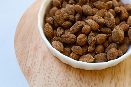 Dried Amomum villosum fruits or Sha Ren
