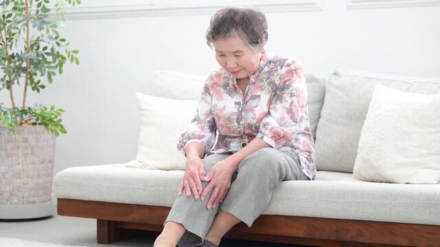 後期高齢者の膝の痛みや関節の痛みなど摩るのイメージ動画の全身