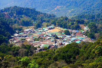 Obraz premium Aerial view of the Hmong Doi Pui Village nestled in the lush mountains of Chiang Mai in the Doi Suthep-Pui National Park of Northern Thailand